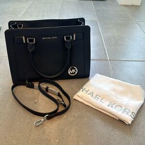 Micheal Kors Navy purse